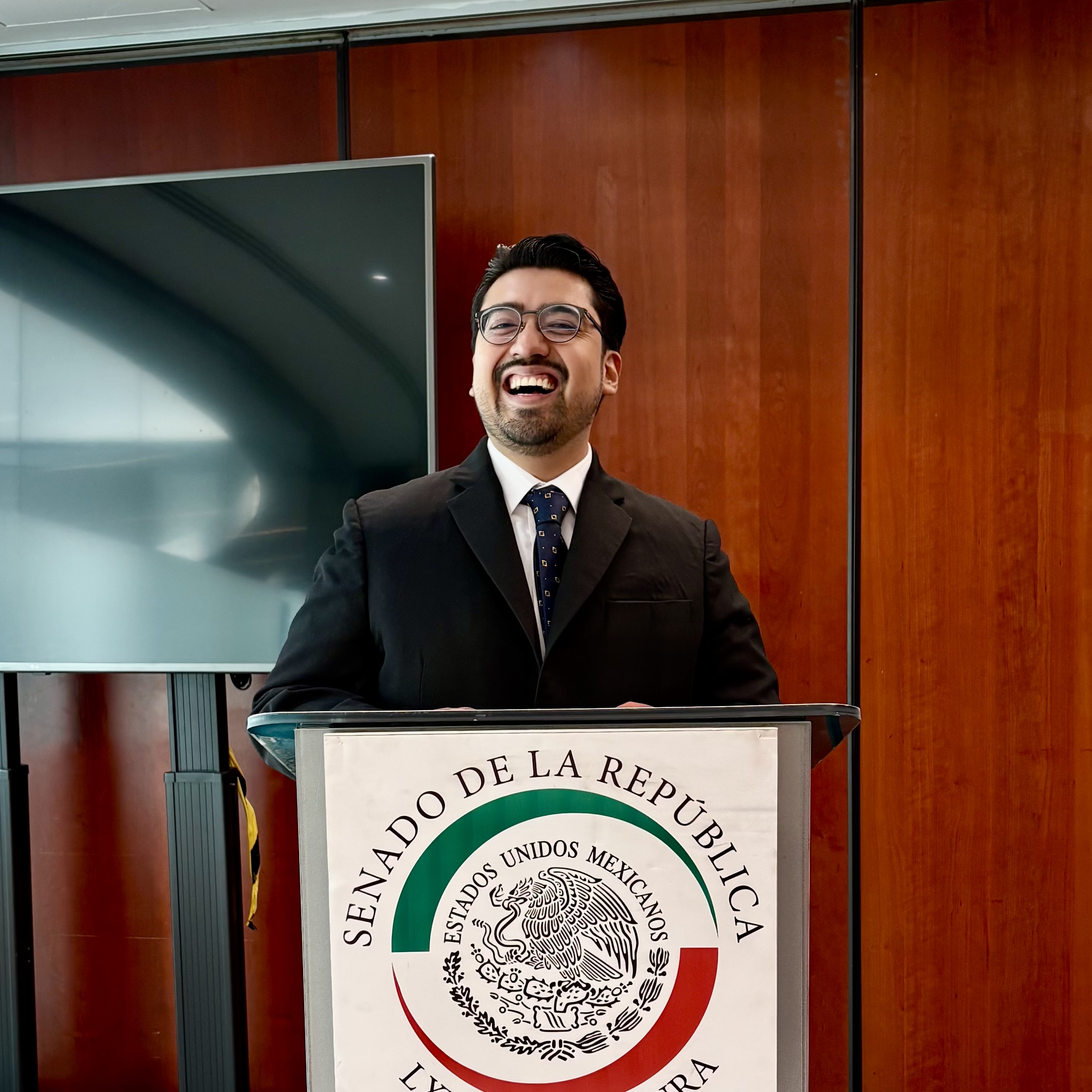 Angel Baez speaking at the Senate of the Republic of Mexico, Mexico City