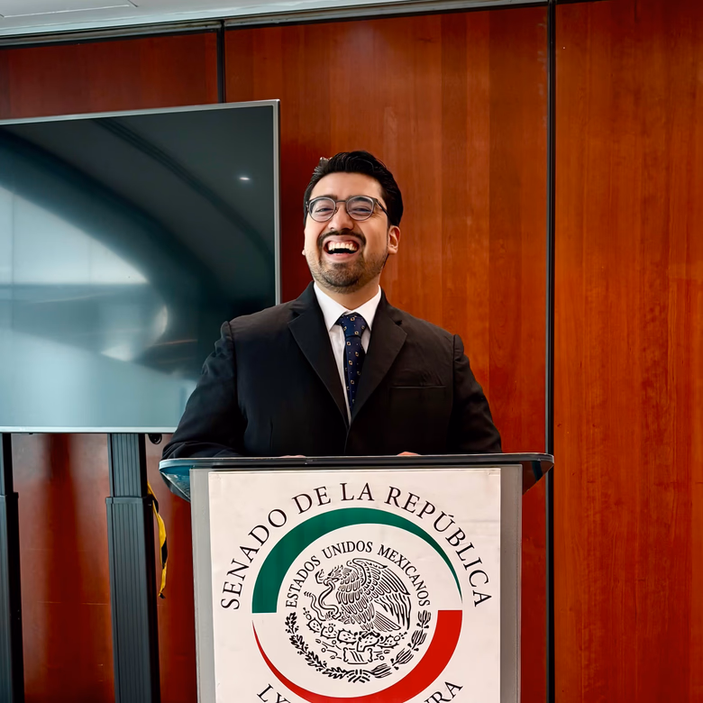 Angel Baez at the Senate of the Republic, Mexico City